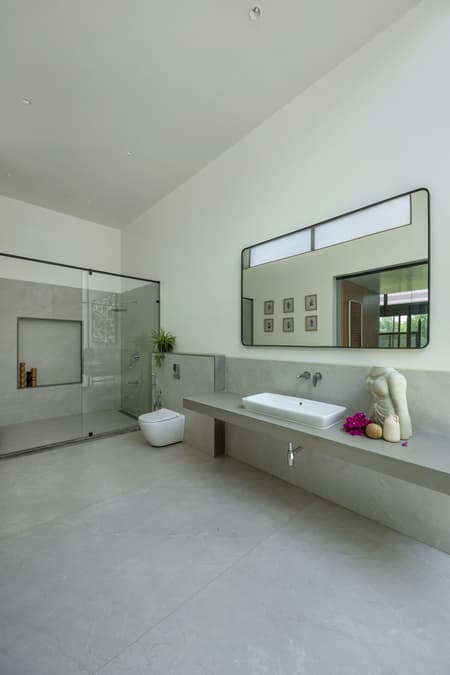 VAULT HOUSE - India